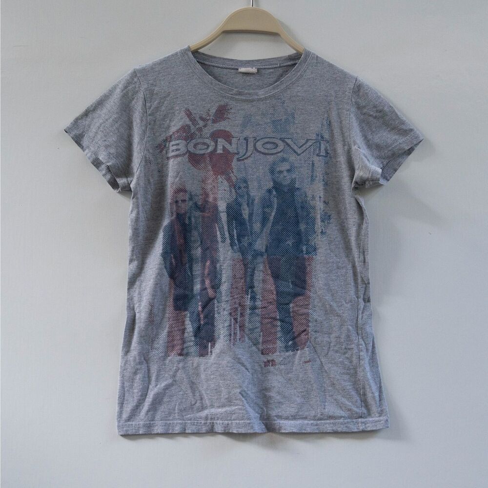 Bon Jovi‎ Women's T-Shirt Heather Gray Bay Island Size L Rock Band Graphic Tee